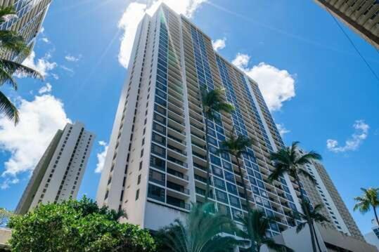 36th-floor Oceanview Suite--full Kitchen, Stylish Comfort & Great Value Apartment