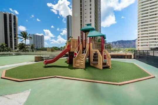 Apartment 36th-floor Oceanview Suite--full Kitchen, Stylish Comfort & Great Value *