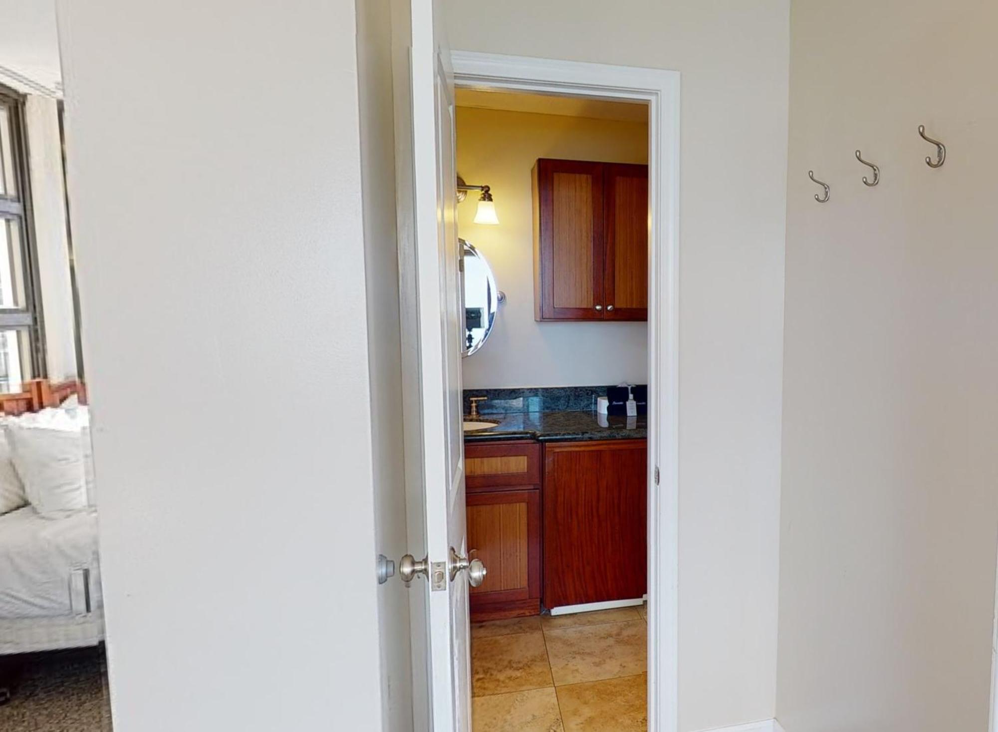 36th-floor Oceanview Suite--full Kitchen, Stylish Comfort & Great Value *